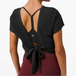Lululemon it’s a tie tee